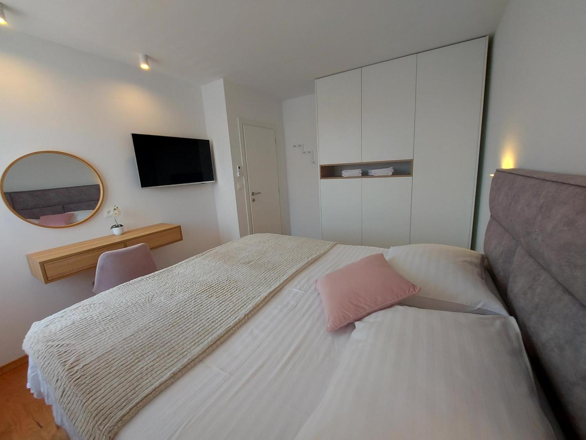 Luxury Apartments Marina View Водице Екстер'єр фото